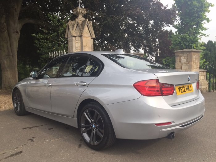 BMW 3 Series 2.0 320d Sport 4dr Saloon Diesel Silver