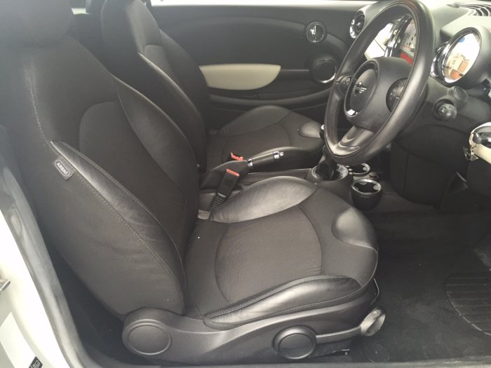 Mini Coupe 1.6 Cooper 3dr Coupe Petrol White Silver