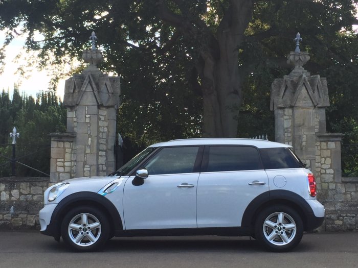 Mini Countryman 1.6 One D 5dr Hatchback Diesel White
