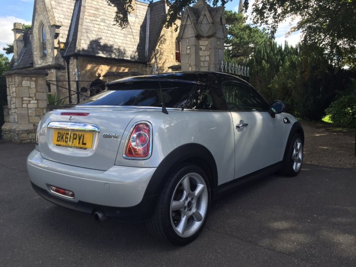 Mini Coupe 1.6 Cooper 3dr Coupe Petrol White Silver