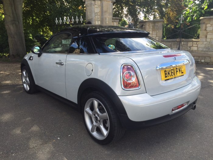 Mini Coupe 1.6 Cooper 3dr Coupe Petrol White Silver
