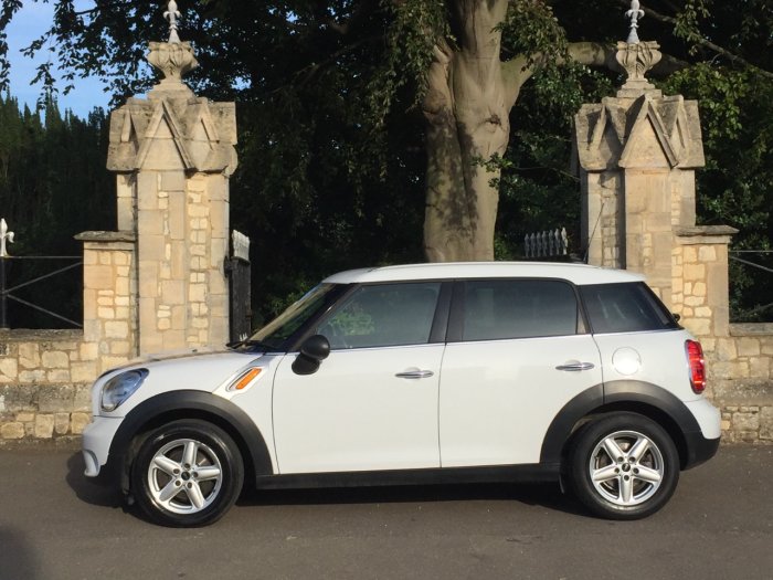 Mini Countryman 1.6 COUNTRYMAN ONE D PEPPER PACK Hatchback Diesel White