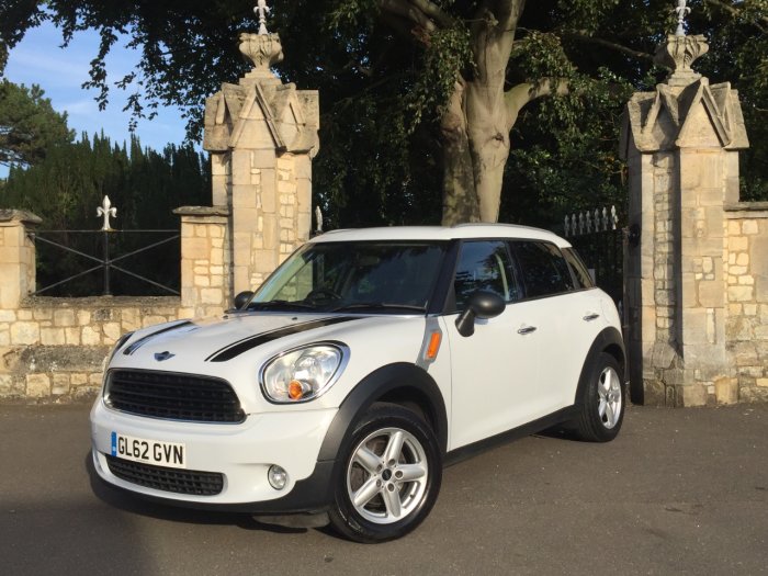 Mini Countryman 1.6 COUNTRYMAN ONE D PEPPER PACK Hatchback Diesel White