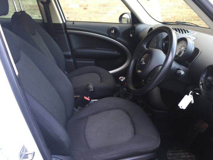Mini Countryman 1.6 COUNTRYMAN ONE D PEPPER PACK Hatchback Diesel White