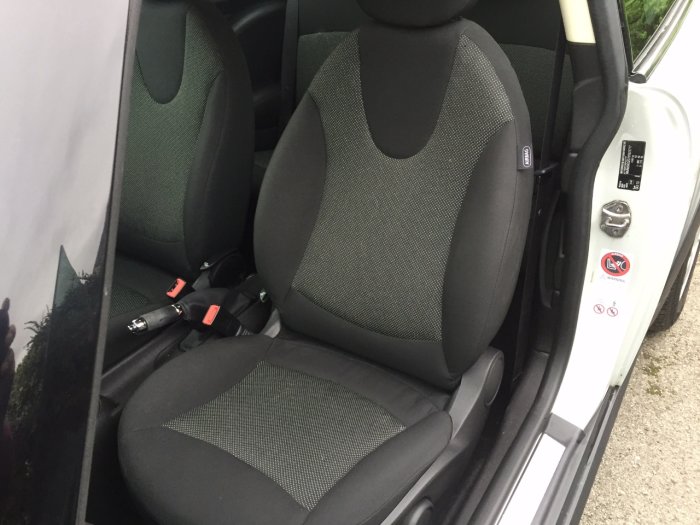 Mini Hatchback 1.6 Cooper D 3dr Hatchback Diesel Silver