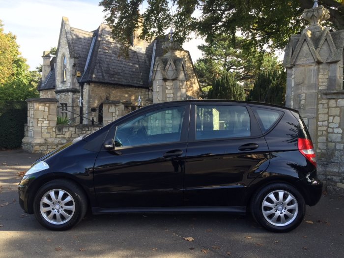 Mercedes-Benz A Class 1.5 A150 Classic SE 5dr Hatchback Petrol Black