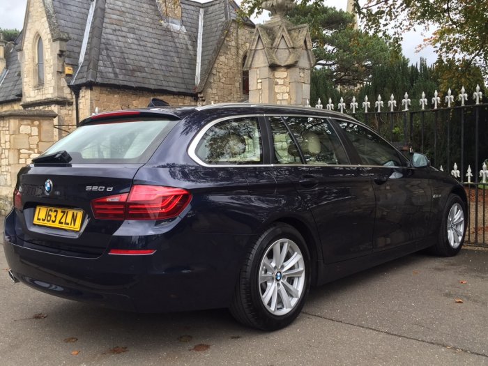 BMW 5 Series 2.0 520d SE 5dr Step Auto Estate Diesel Blue