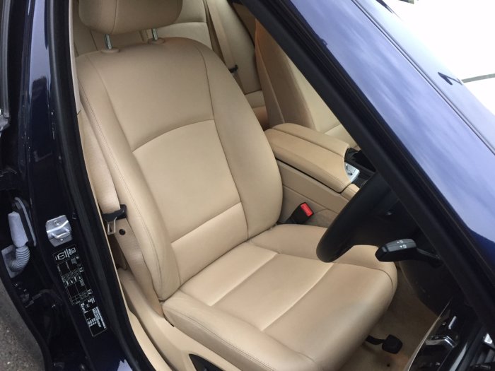 BMW 5 Series 2.0 520d SE 5dr Step Auto Estate Diesel Blue