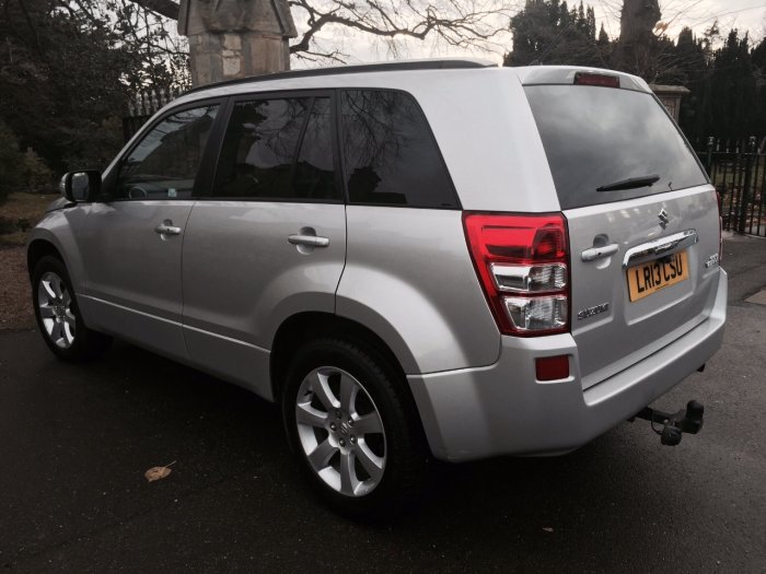 Suzuki Grand Vitara 2.4 VVT SZ5 5dr Auto Estate Petrol Silver