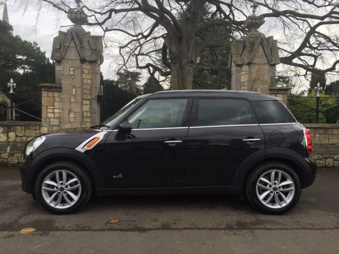 Mini Countryman 2.0 Cooper D ALL4 5dr Auto Hatchback Diesel Black