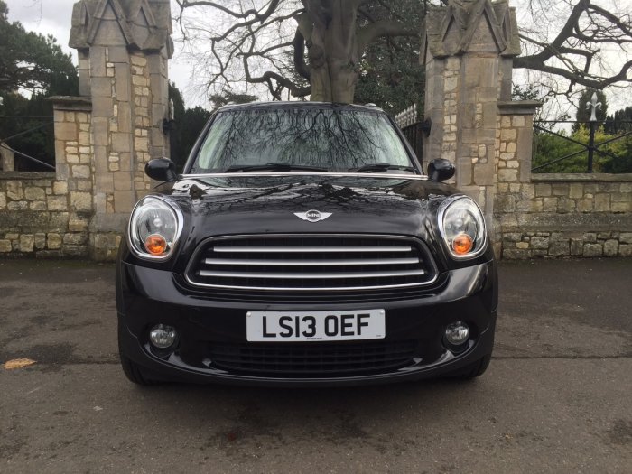 Mini Countryman 2.0 Cooper D ALL4 5dr Auto Hatchback Diesel Black