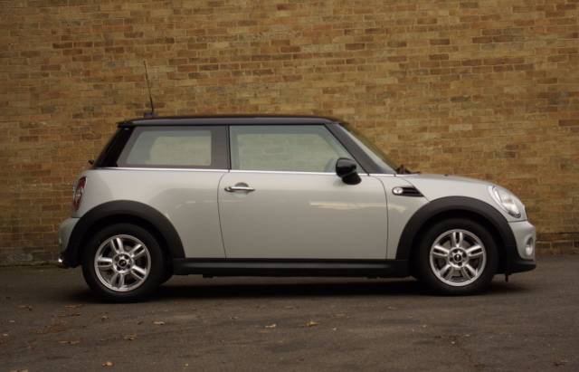 2014 Mini Hatchback 1.6 Cooper D 3dr