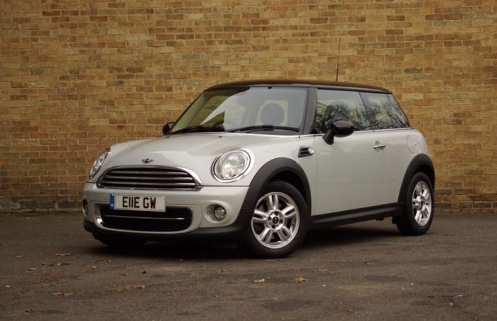 Mini Hatchback 1.6 Cooper D 3dr Hatchback Diesel Silver
