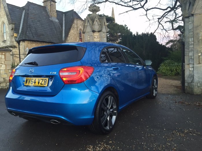 Mercedes-Benz A Class 1.5 A180 BLUEEFFICIENCY SPORT Hatchback Diesel South Seas Blue