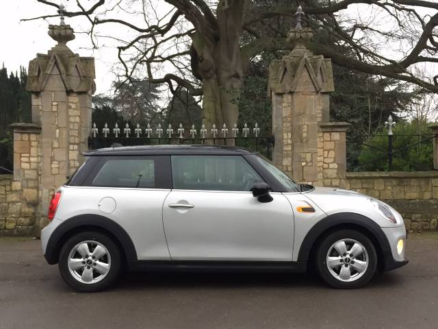 2015 Mini Hatchback 1.5 Cooper D 3dr