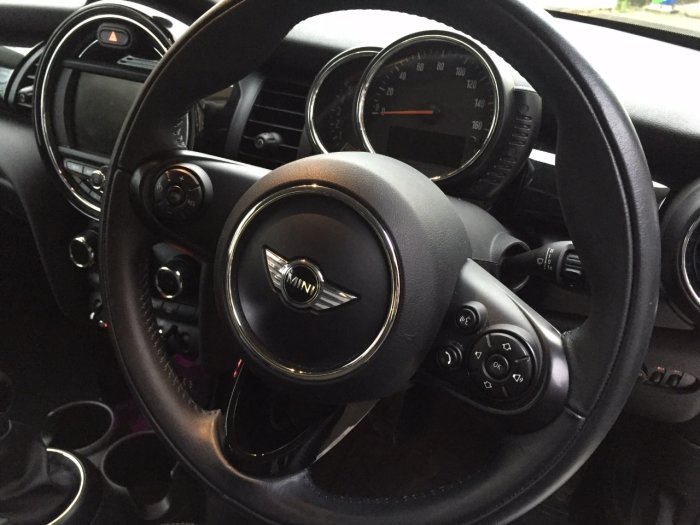 Mini Hatchback 1.5 Cooper D 3dr Hatchback Diesel White Silver