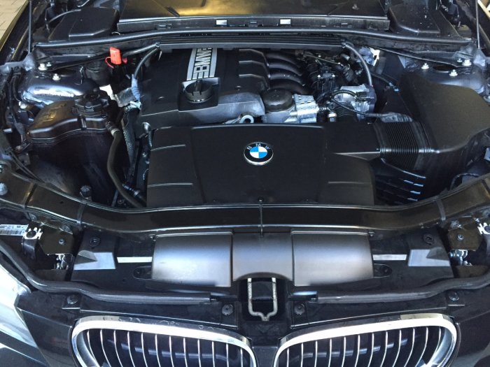 BMW 3 Series 2.0 320i Exclusive Edition 4dr Saloon Petrol Black