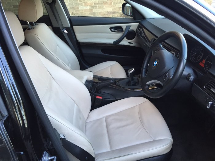 BMW 3 Series 2.0 320i Exclusive Edition 4dr Saloon Petrol Black