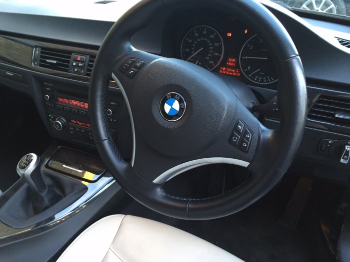 BMW 3 Series 2.0 320i Exclusive Edition 4dr Saloon Petrol Black