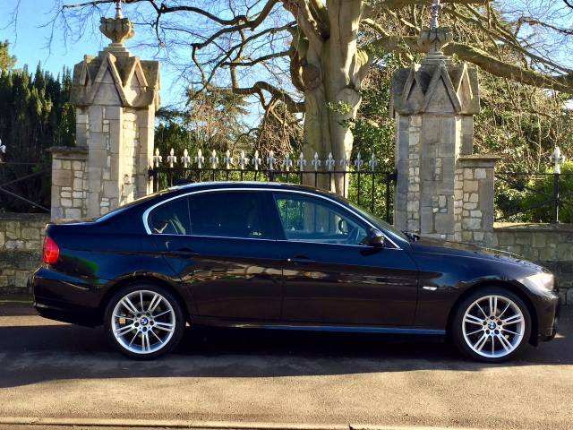 BMW 3 Series 2.0 320i Exclusive Edition 4dr Saloon Petrol Black