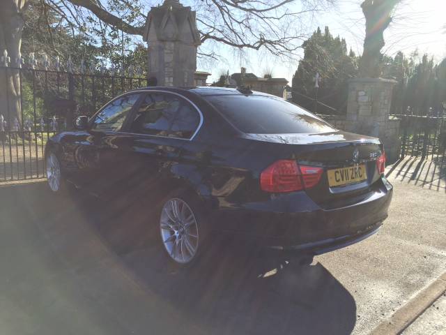 2011 BMW 3 Series 2.0 320i Exclusive Edition 4dr