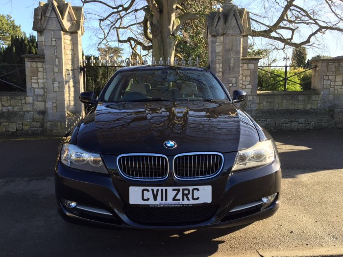 BMW 3 Series 2.0 320i Exclusive Edition 4dr Saloon Petrol Black