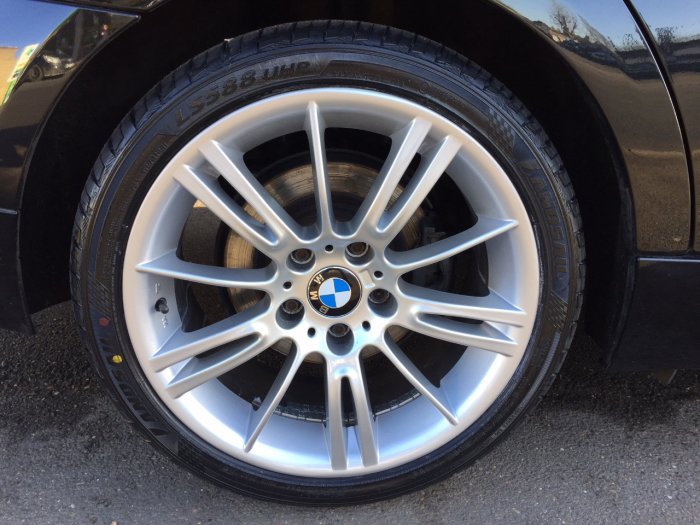 BMW 3 Series 2.0 320i Exclusive Edition 4dr Saloon Petrol Black