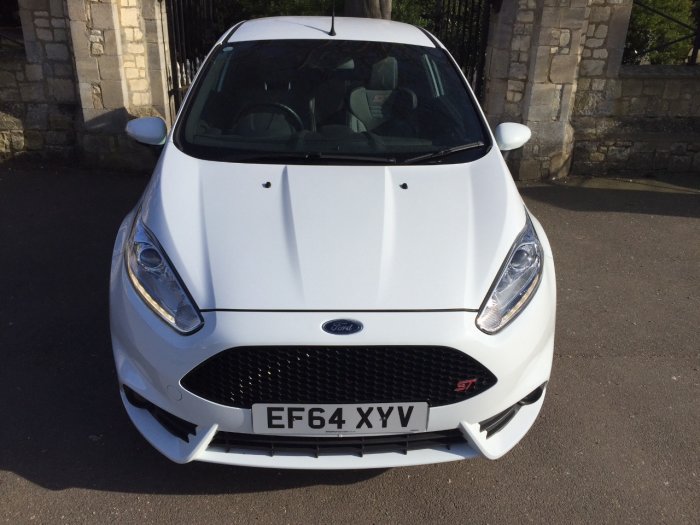 Ford Fiesta 1.6 EcoBoost ST-2 3dr Pick Up Petrol White
