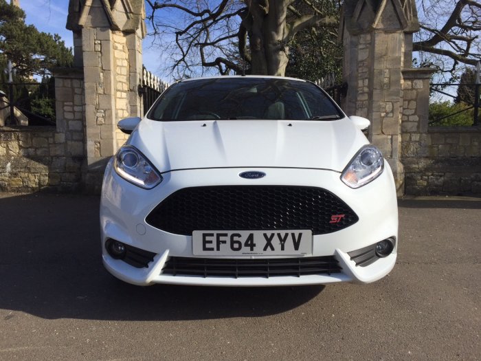 Ford Fiesta 1.6 EcoBoost ST-2 3dr Pick Up Petrol White