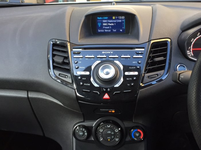 Ford Fiesta 1.6 EcoBoost ST-2 3dr Pick Up Petrol White