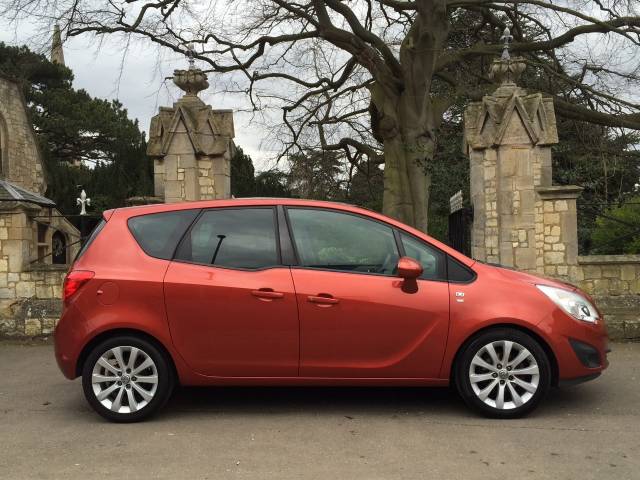 Vauxhall Meriva 1.4i 16V SE 5dr MPV Petrol Red