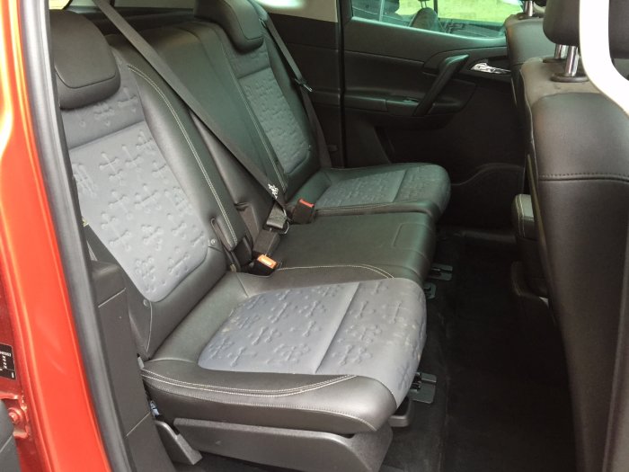 Vauxhall Meriva 1.4i 16V SE 5dr MPV Petrol Red