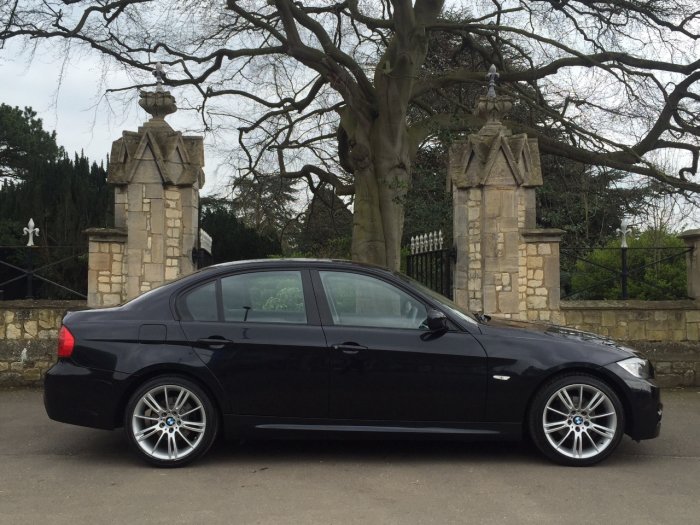BMW 3 Series 2.0 318i Performance Edition 4dr Saloon Petrol Black