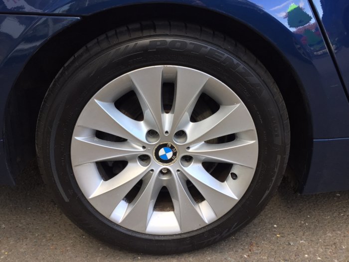 BMW 5 Series 2.0 520d SE 5dr Estate Diesel Blue
