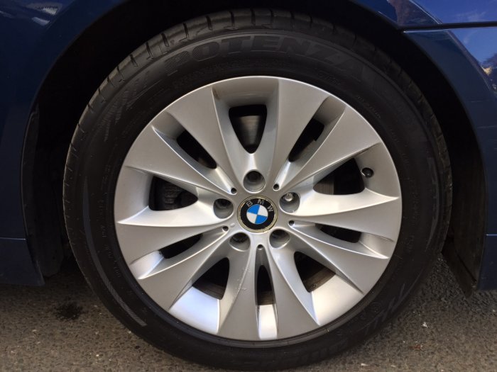BMW 5 Series 2.0 520d SE 5dr Estate Diesel Blue