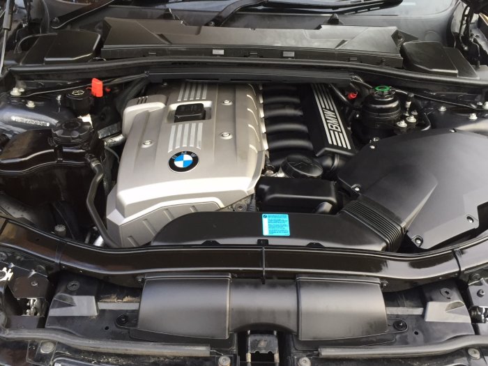 BMW 3 Series 2.5 325i SE 4dr Saloon Petrol Black