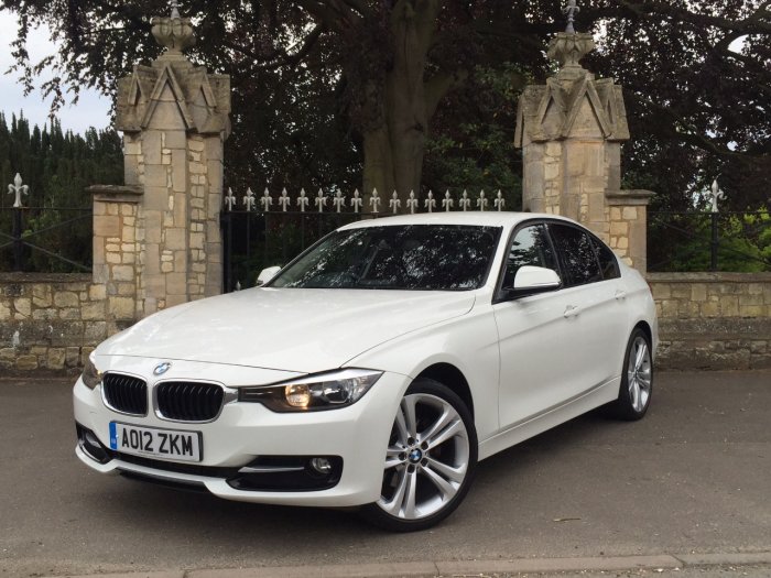 BMW 3 Series 2.0 320d Sport 4dr Saloon Diesel White