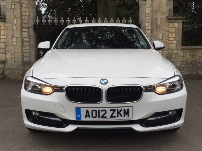 BMW 3 Series 2.0 320d Sport 4dr Saloon Diesel White