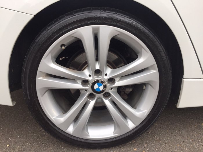 BMW 3 Series 2.0 320d Sport 4dr Saloon Diesel White