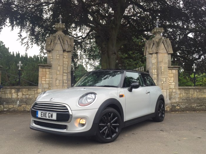 Mini Hatchback 1.5 Cooper D 3dr Hatchback Diesel Silver