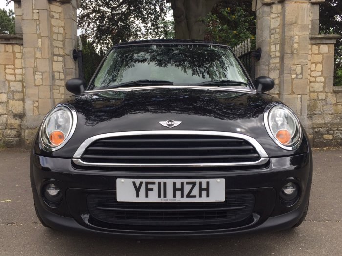 Mini Hatchback 1.6 First Cooper S wheels Hatchback Petrol Black