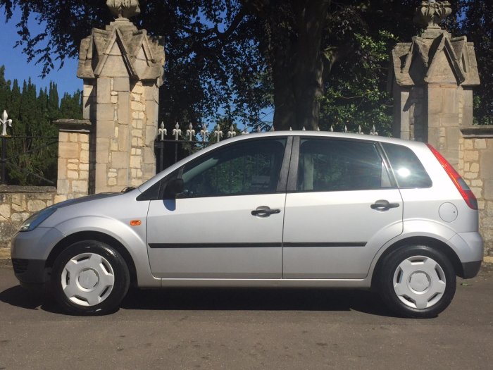 Ford Fiesta 1.25 Finesse 5dr Hatchback Petrol Silver