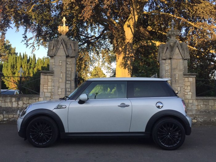 Mini Hatchback 1.6 Cooper S Camden 3dr Hatchback Petrol Silver
