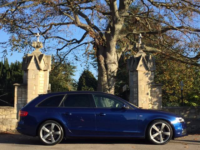 Audi A4 2.0 TDI 143 Black Edition 5dr Estate Diesel Scuba Blue