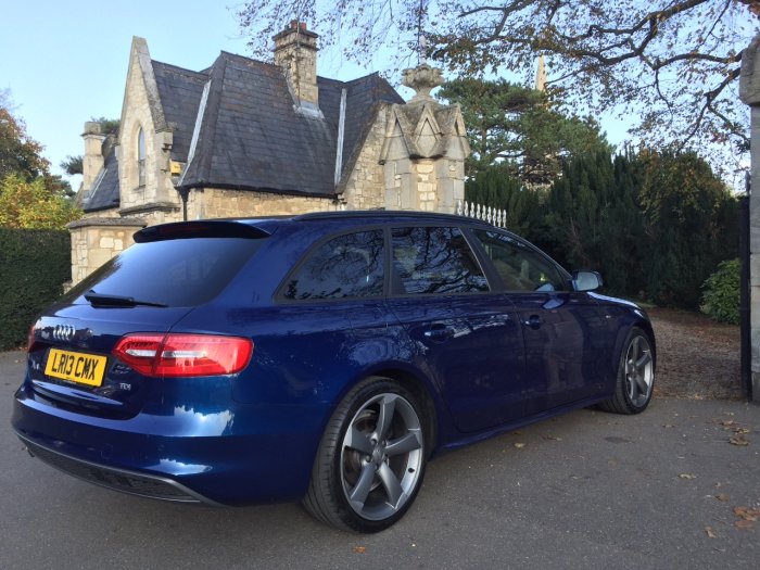 Audi A4 2.0 TDI 143 Black Edition 5dr Estate Diesel Scuba Blue