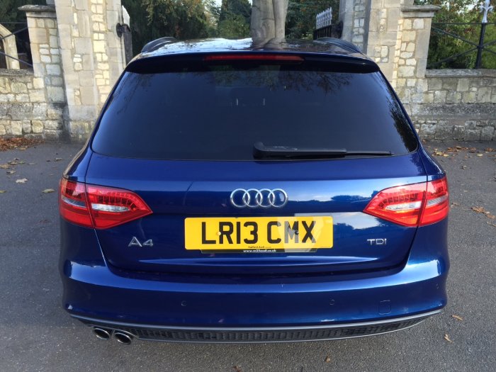 Audi A4 2.0 TDI 143 Black Edition 5dr Estate Diesel Scuba Blue