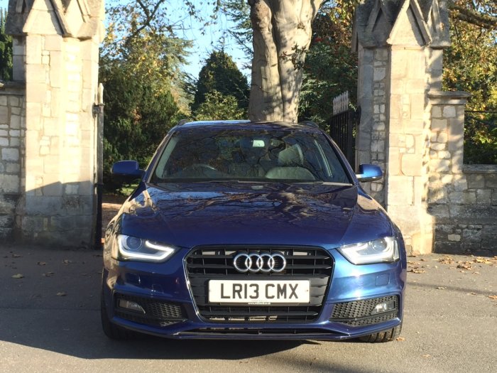 Audi A4 2.0 TDI 143 Black Edition 5dr Estate Diesel Scuba Blue