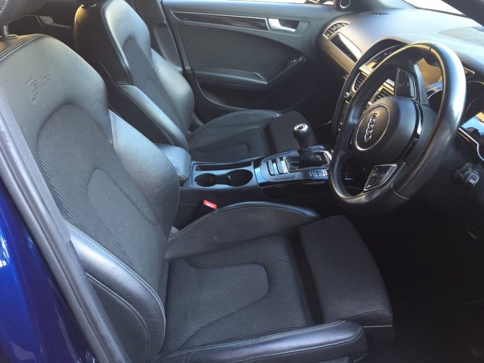 Audi A4 2.0 TDI 143 Black Edition 5dr Estate Diesel Scuba Blue