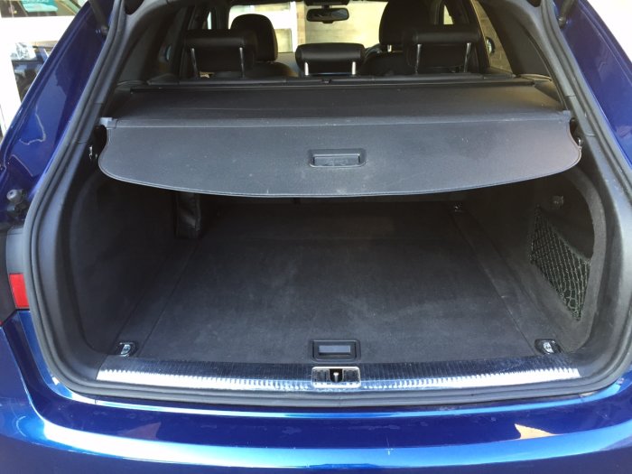 Audi A4 2.0 TDI 143 Black Edition 5dr Estate Diesel Scuba Blue