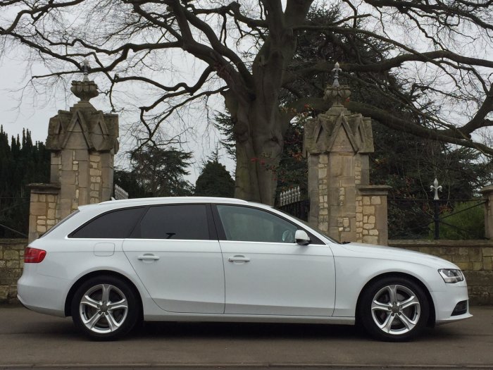 Audi A4 2.0 TDI Ultra 163 SE Technik Leather Sat Nav Estate Diesel White